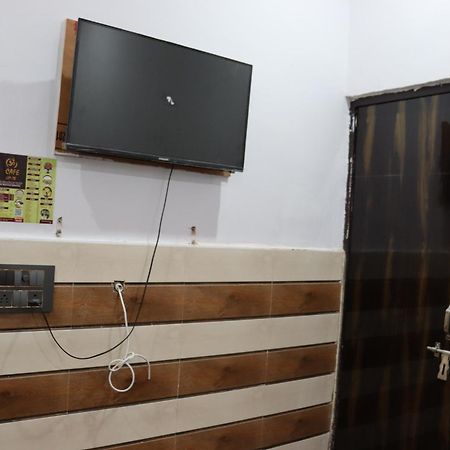 K.D.Dham Near Prem Mandir1 Hotel Vrindāvan Eksteriør billede