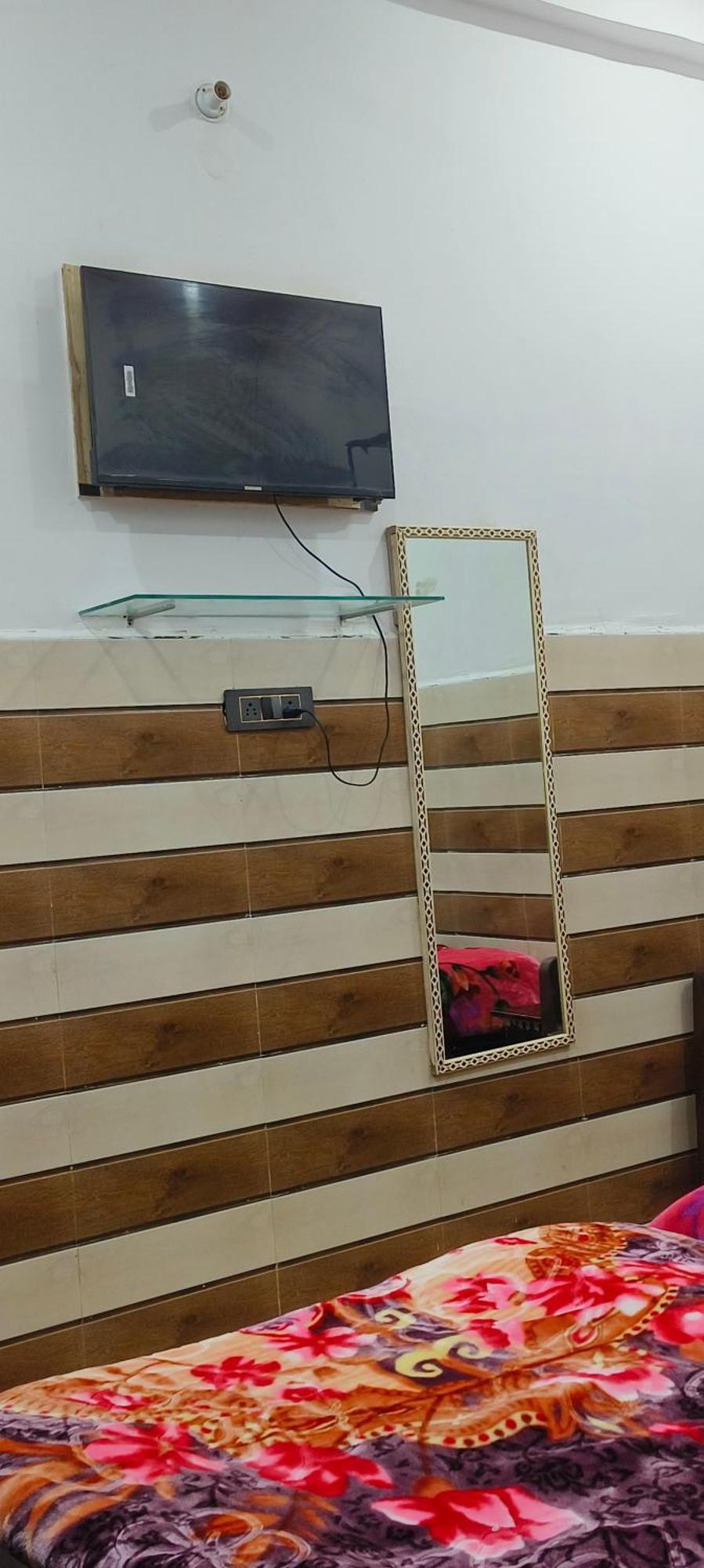 K.D.Dham Near Prem Mandir1 Hotel Vrindāvan Eksteriør billede