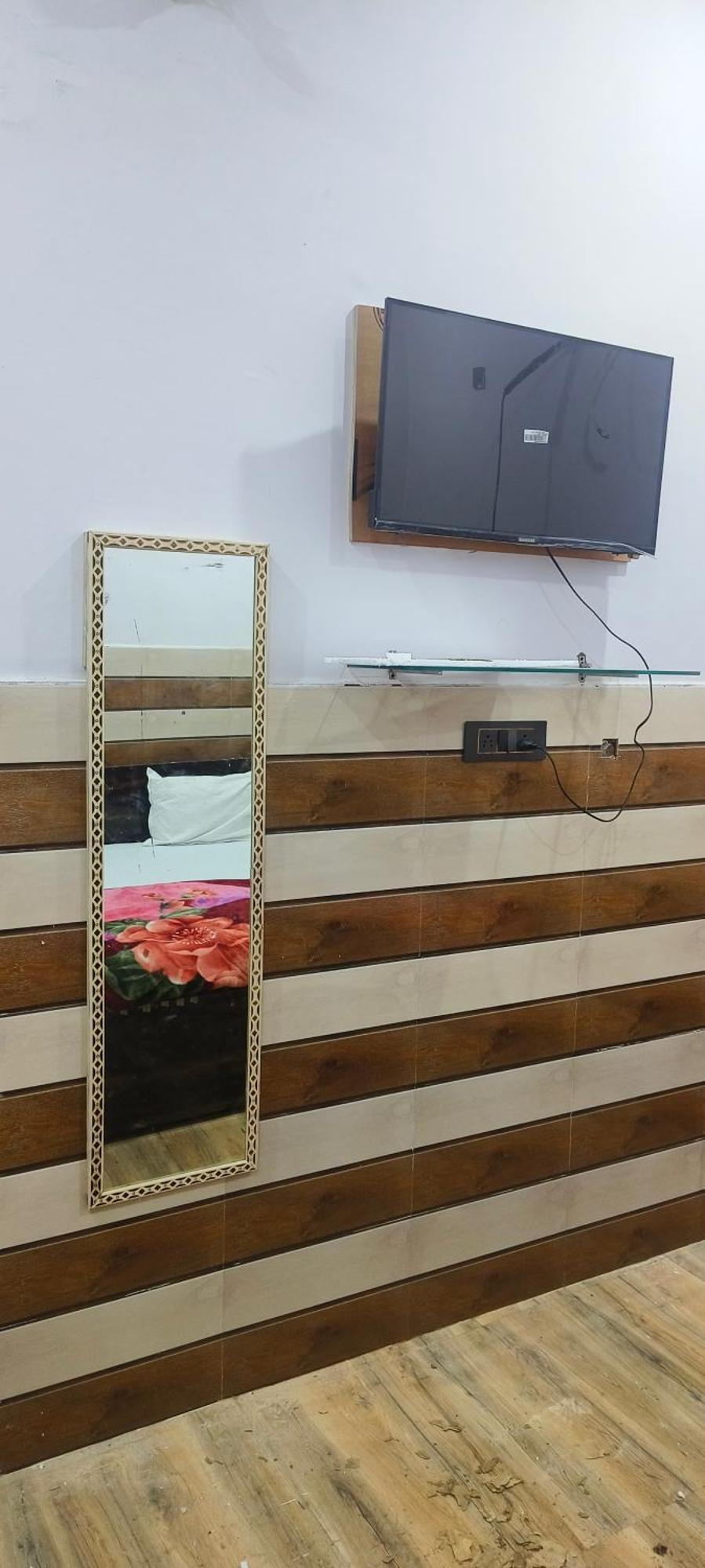 K.D.Dham Near Prem Mandir1 Hotel Vrindāvan Eksteriør billede
