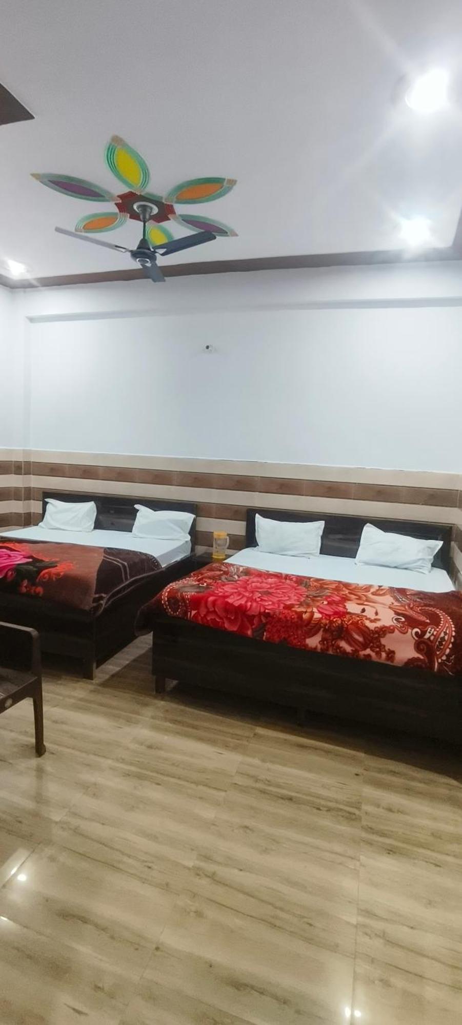 K.D.Dham Near Prem Mandir1 Hotel Vrindāvan Eksteriør billede