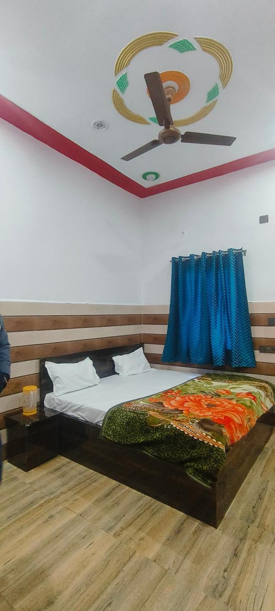 K.D.Dham Near Prem Mandir1 Hotel Vrindāvan Eksteriør billede