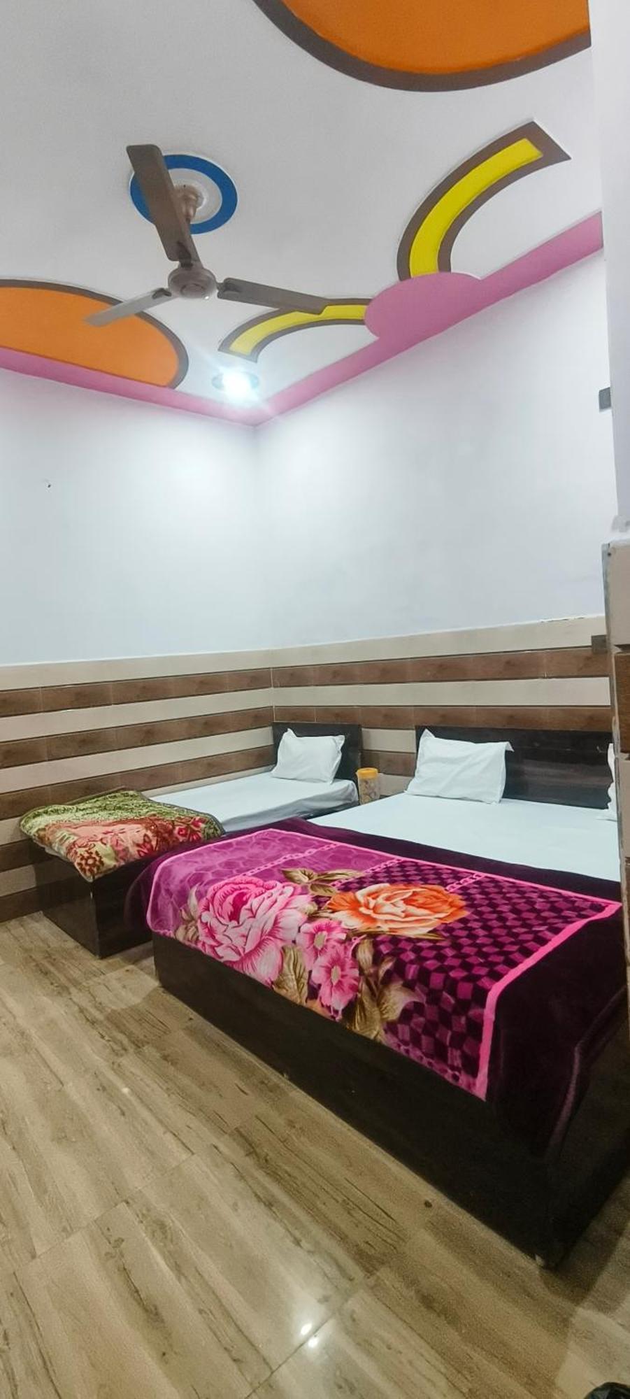 K.D.Dham Near Prem Mandir1 Hotel Vrindāvan Eksteriør billede