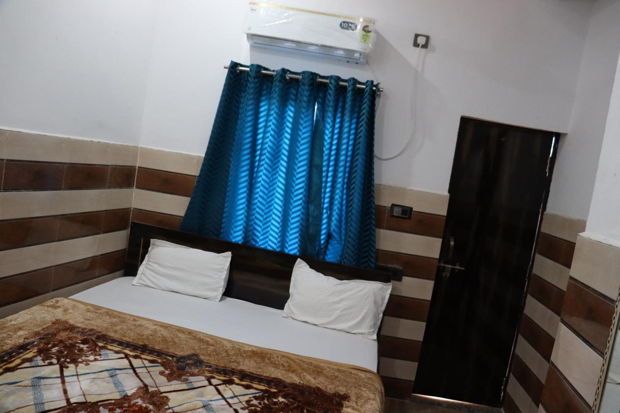 K.D.Dham Near Prem Mandir1 Hotel Vrindāvan Eksteriør billede