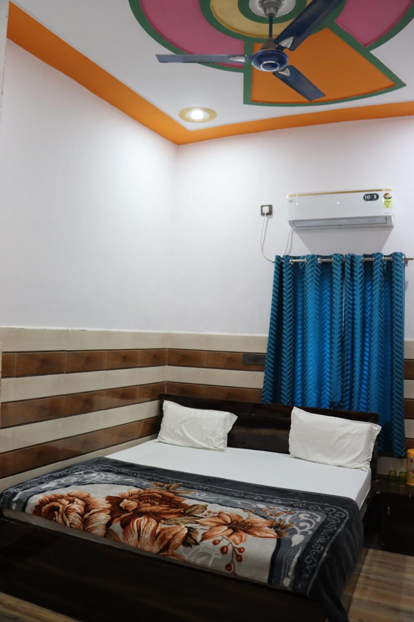 K.D.Dham Near Prem Mandir1 Hotel Vrindāvan Eksteriør billede